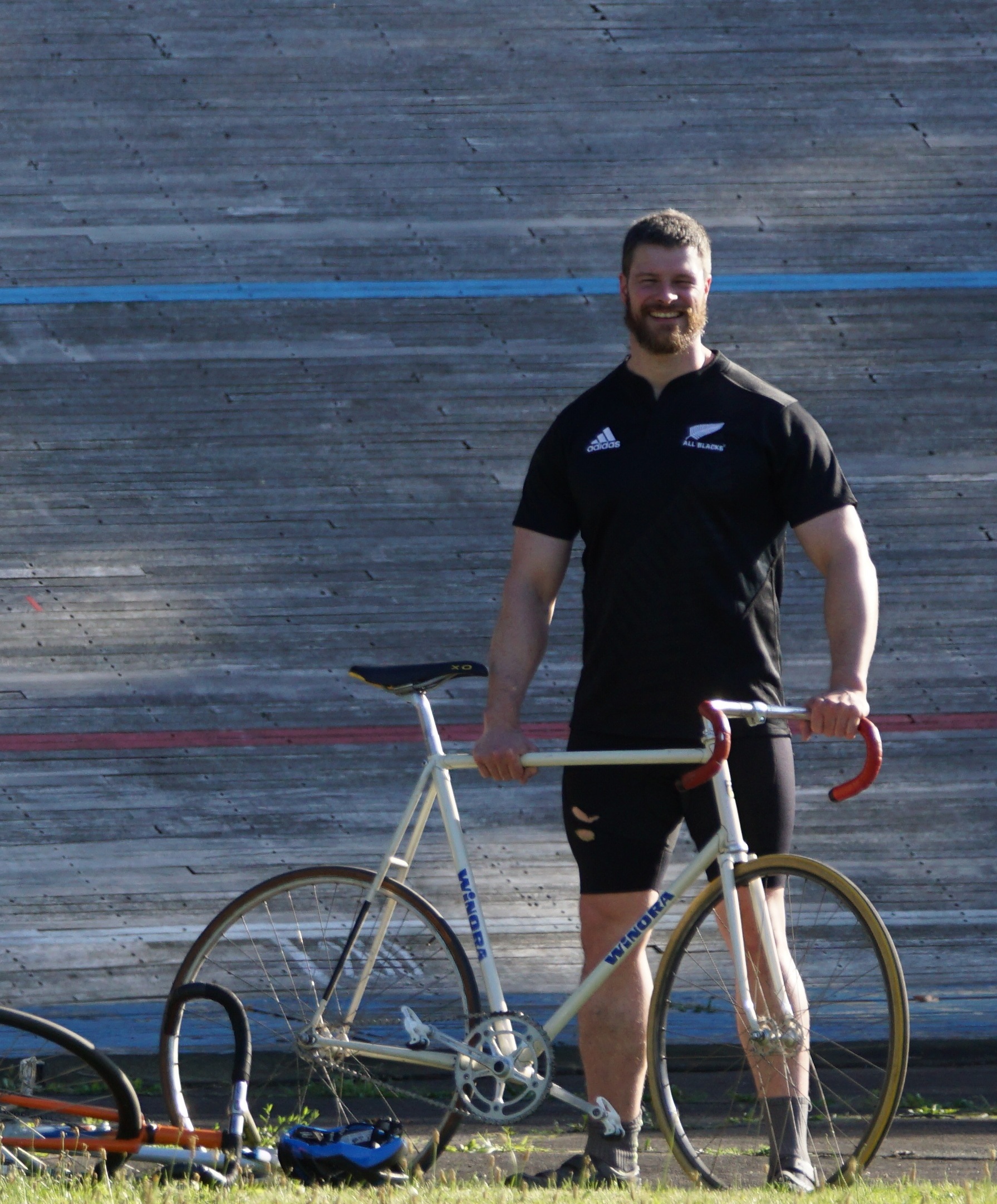 Athletik Coach Mark testet Bahnrad Sprint